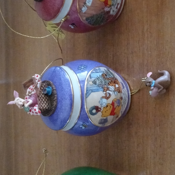Winnie the Pooh bell ornaments - Picture 3 of 12